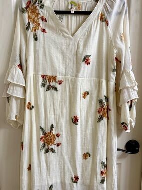 fig and flower Cream Maxi Dress with Floral Embroidery